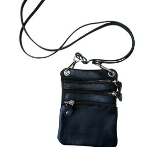Vera Pelle Black Leather Crossbody Bag